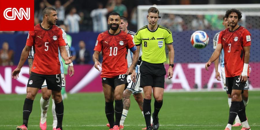 "ظُلِم تحكيمياً".. أمير سعودي يعلق على إقصاء منتخب مصر من كأس العالم