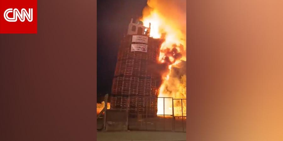 "جريمة بدافع الكراهية".. شاهد إحراق مجسم لمسجد في أيرلندا الشمالية