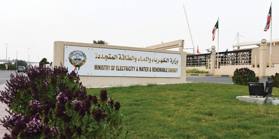 «الكهرباء»: تنفيذ أعمال تمديد كابلات الألياف الضوئية بين المحطات في 27 منطقة