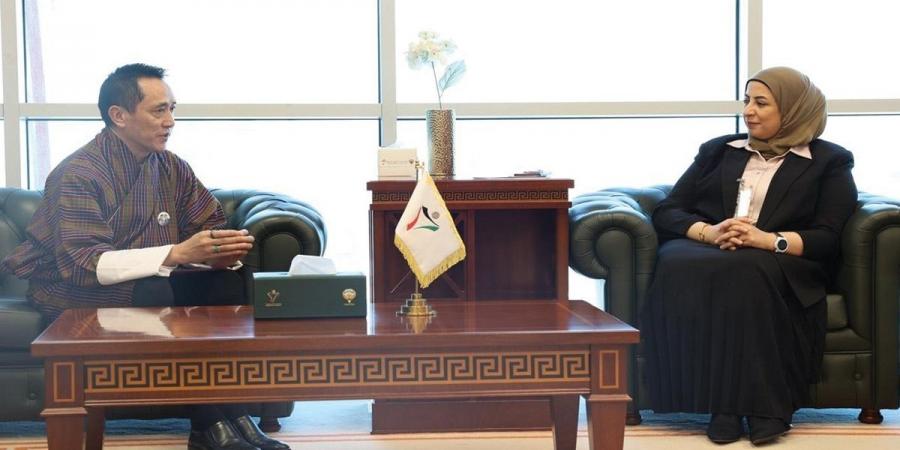 مديرة «القوى العاملة» تبحث مع سفيري بنغلادش وبوتان تطوير التعاون