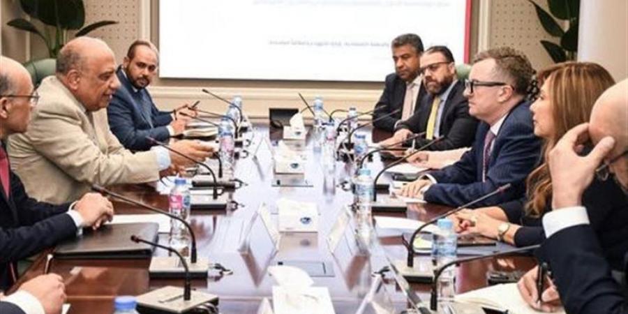 محمود عصمت: استغلال البنية الأساسية لمحطات الكهرباء في تحلية مياه البحر لتعظيم العوائد