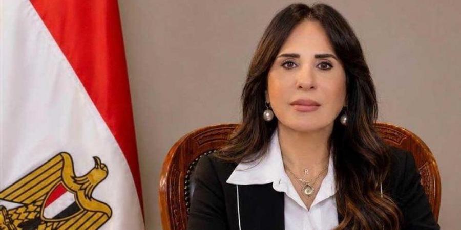 وزيرة الإسكان تتابع موقف تنفيذ عدد من المشروعات وملفات العمل بالفيوم الجديدة