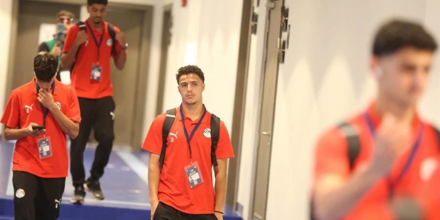 وصول لاعبي منتخب الشباب لملعب قناة السويس استعدادا لمواجهة تونس (صور)