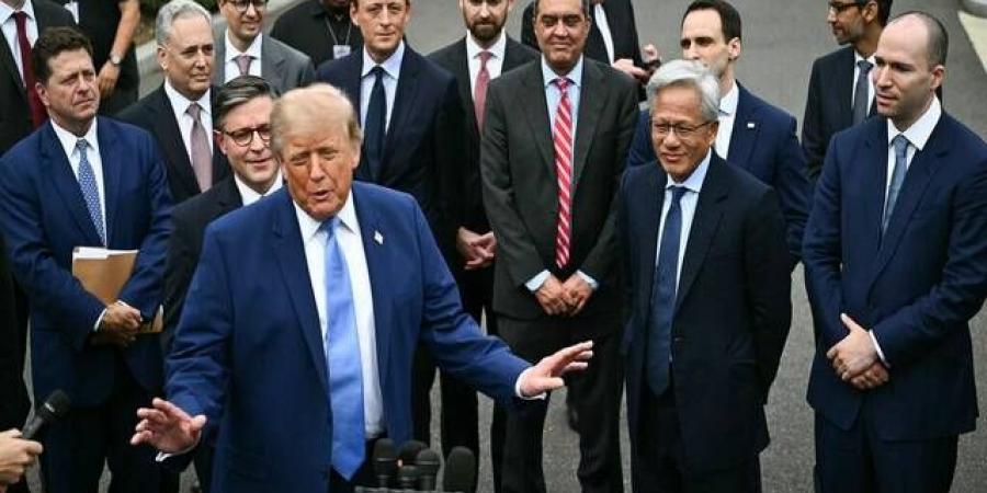 تداول اليوم .. ترامب يعلن معايير طوعية للذكاء الاصطناعي ويدعم توسع مراكز البيانات - بوابة مصر الجديدة