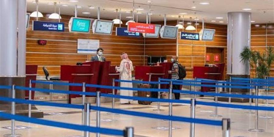 مطار تبوك: نقل كابتن طائرة فلاي دبي ومساعده إلى المستشفى لتلقي الرعاية الطبية