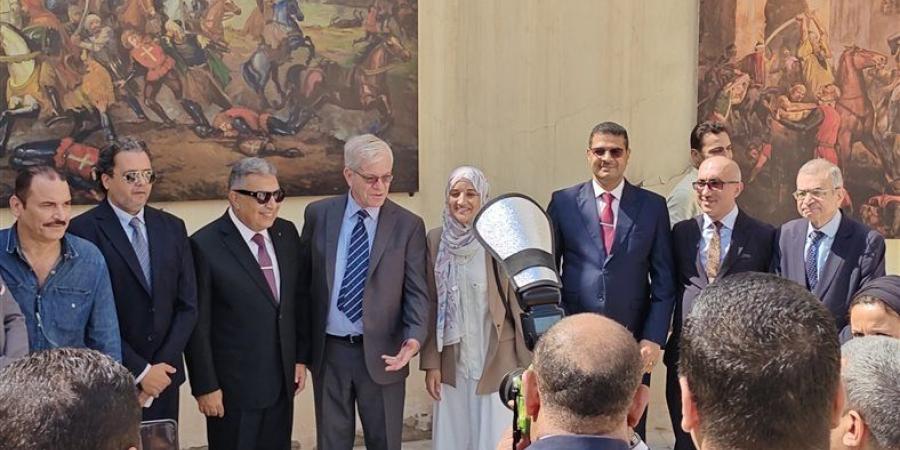 أسر فيها ملك فرنسا، محافظ الدقهلية والسفير الأمريكي يتفقدان دار ابن لقمان بالمنصورة