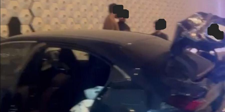تصادم سيارتين داخل نفق بالقاهرة الجديدة وإصابة السائقين