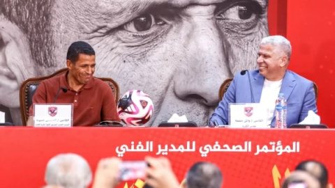 «بتحب وتكره واللي عملته غلط».. رضا عبدالعال يهاجم عموتة برسائل لاذعة