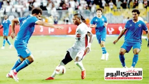 «معتمد» يجهز حلولًا لـ«وسط الملعب» قبل الاختبار الأفريقى