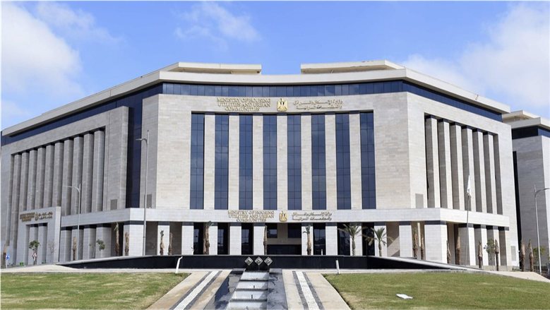 «الإسكان» تحسم الجدل بشأن الأنشطة السكنية والتجارية في أدوار البدروم