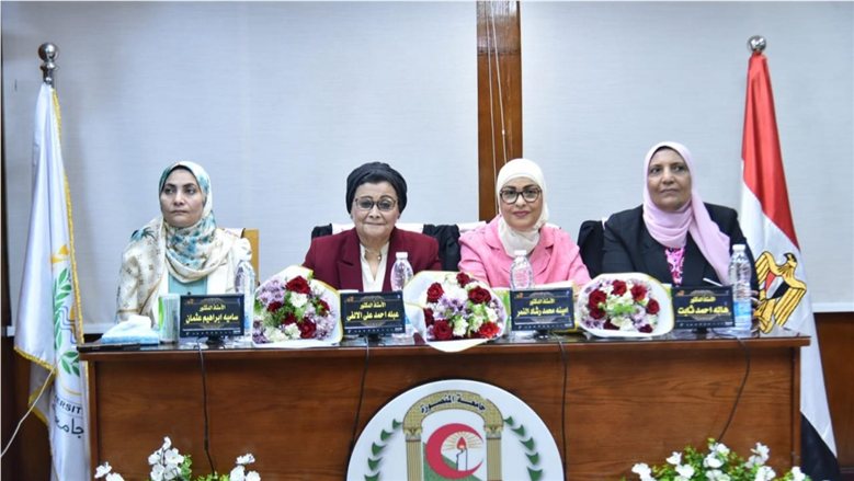 نائب وزير الصحة تتفقد المنشآت الصحية بالدقهلية وتوجه بتحسين أداء خدمات رعاية الأم والطفل