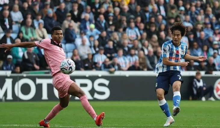الدوري الإنجليزي الممتاز: كوفنتري سيتي يهزم سندرلاند بثلاثية.. وهال سيتي يتعادل ضد إبسويتش تاون