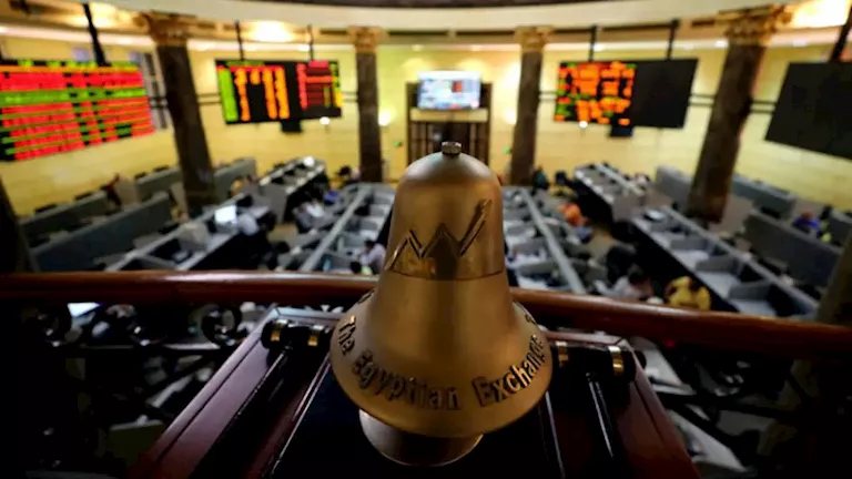 البورصة تخسر 160 مليار جنيه في أكتوبر.. المؤشر الرئيسي يتراجع 4.43%