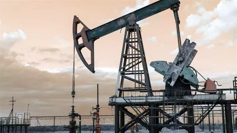 انخفاض أسعار النفط اليوم الخميس في بداية التعاملات المبكرة