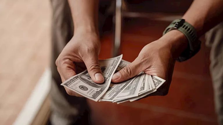 حتى 1.17 جنيه.. سعر الدولار يرتفع مقابل الجنيه في 10 بنوك خلال أسبوع
