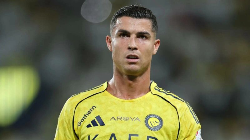 «أنا الأفضل والأكثر تكاملًا في تاريخ كرة القدم».. ماذا قال رونالدو بعد الوصول إلى 980 هدفًا؟