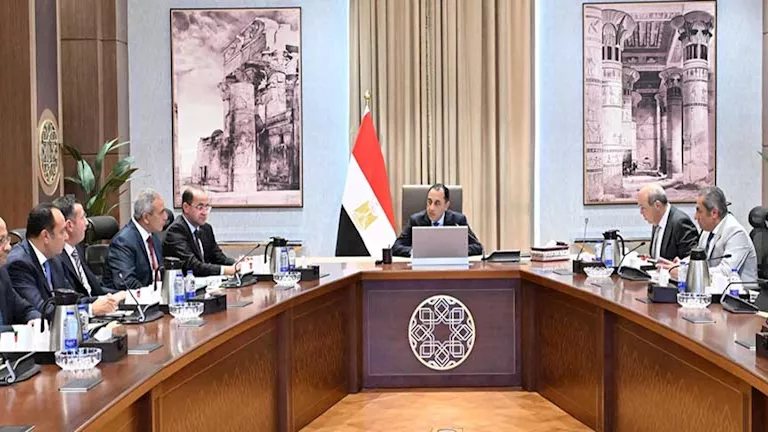 الحكومة تمنح الرخصة الذهبية لمشروع طاقة رياح بقدرة 900 ميجاوات في رأس شقير