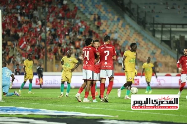 «حدث ليلا»: هجوم مصطفى عبده على زيزو وإمام.. وعرض يهدد بقاء نجم الأهلي