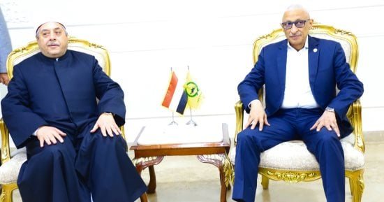 محافظ شمال سيناء يستقبل رئيس قطاع المعاهد الأزهرية بديوان عام المحافظة