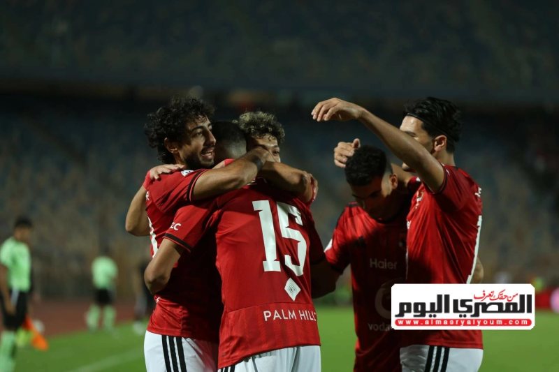 "لا بيضغط ولا بيدافع ولا بيهاجم".. محمد عبد الجليل يشن هجومًا ناريًا على نجم الأهلي
