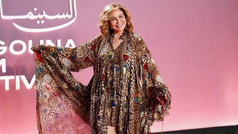 تفاصيل وسعر إطلالة إلهام شاهين في رابع أيام مهرجان الجونة السينمائي