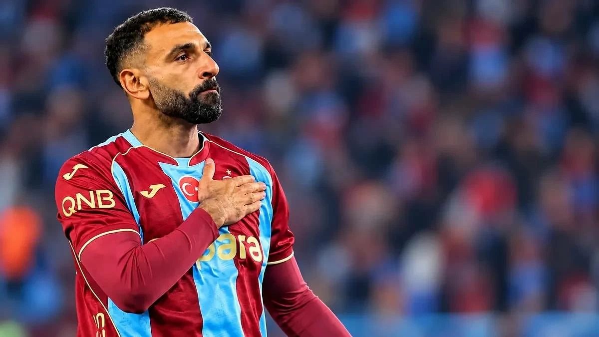مدرب طرابزون يجتمع مع صلاح لمناقشة أزمة "الترتان" قبل مواجهة كوبس بالمؤتمر الأوروبي