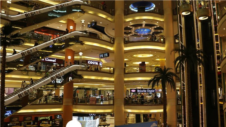 متى تُغلق الأبواب في الأيام العادية والعطلات؟.. خريطة المواعيد الشتوية للمحلات والمولات