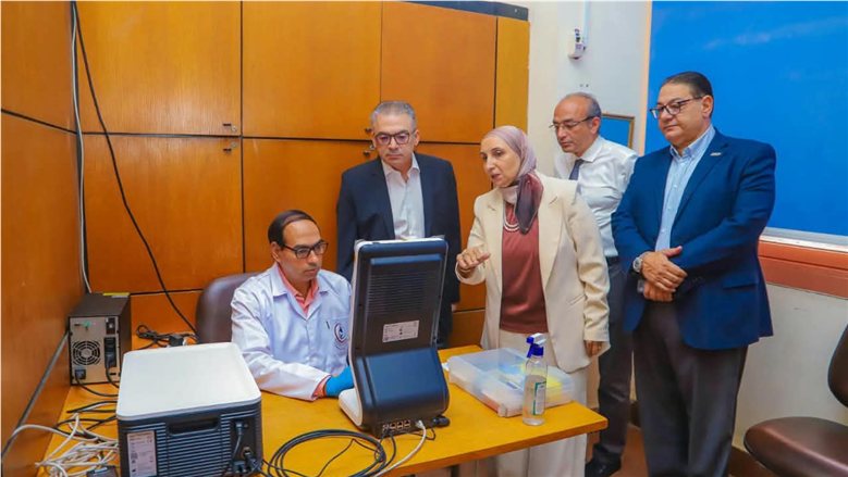 كلية الطب بجامعة عين شمس تفتتح وحدة الباثولوجيا الجزيئية لتعزيز دقة تشخيص الأورام ودعم العلاج الموجّه