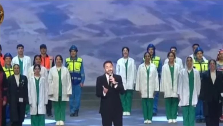 «الجيش المصري ده أسطورة».. حمادة هلال يغني في الندوة التثقيفية للقوات المسلحة