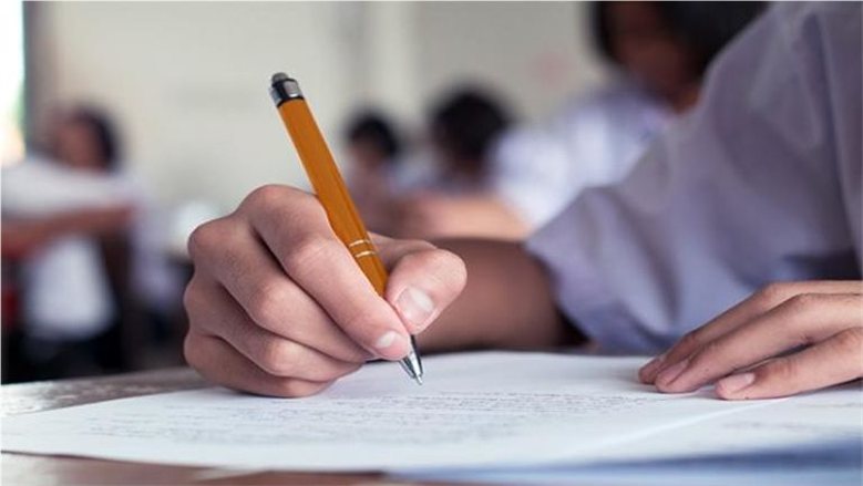 موعد امتحانات نصف العام 2027 لصفوف النقل والشهادة الإعدادية.. اعرف جدول امتحانات الترم الأول