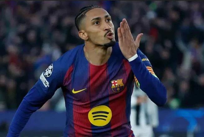 رافينيا يُعيد مباراة برشلونة وريال مدريد لنقطة البداية (فيديو)