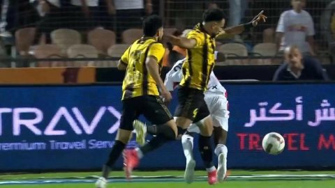 أول تعليق من محمد حمد بعد حصوله على جائزة أفضل لاعب في مباراة الزمالك والمقاولون