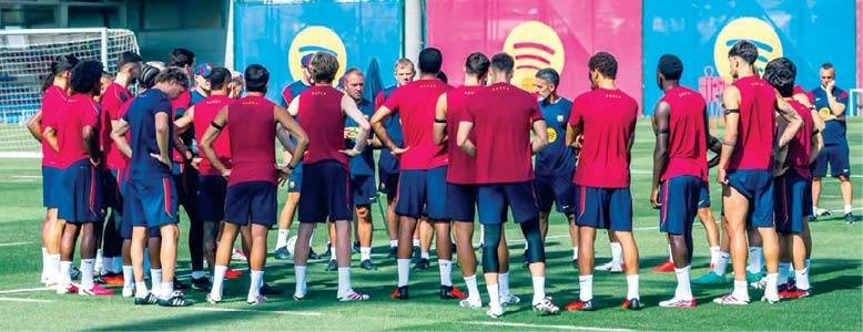 ميلان يقتحم سباق التعاقد مع نجم برشلونة