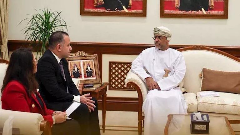 رئيس "هيئة التنمية السياحية" يلتقي وكيل وزارة التراث والسياحة بسلطنة عُمان لبحث تعزيز التعاون