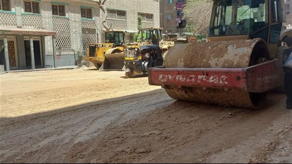 محافظ الجيزة يتابع أعمال تطوير ورصف شارع ناهيا ببولاق الدكرور