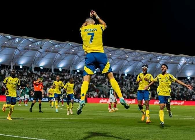 ريال مدريد يهنئ رونالدو بعد تتويجه بجائزة الأفضل تاريخيًا