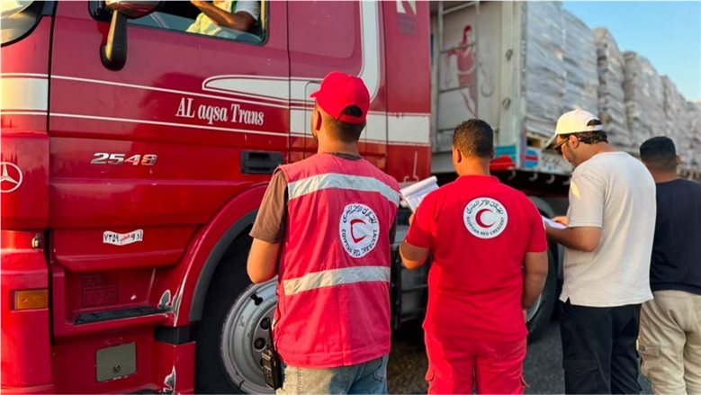 "زاد العزة".. الهلال الأحمر المصري يغيث الأشقاء بأكثر من 2653 طنًا من المساعدات