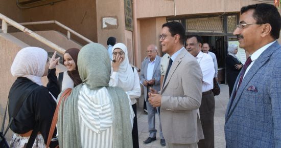 رئيس جامعة بنها يتفقد كليتي التمريض والتربية ويؤكد دور الطلاب في بناء العقول
