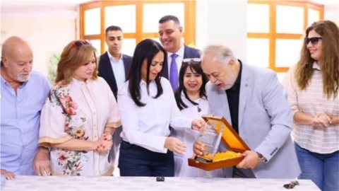 إلهام شاهين تستعيد ذكرياتها مع نبيل نور الدين ومحيي إسماعيل خلال زيارة دار كبار الفنانين